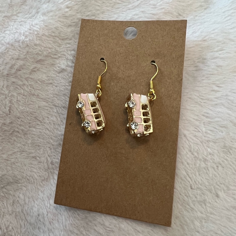 3D Volkswagen VW Bus earrings - Picture 2 of 3